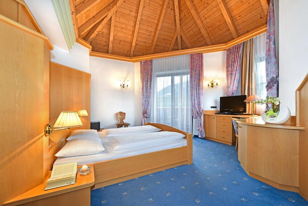 Hotel Hubertushof Natz-Schabs Esterno foto